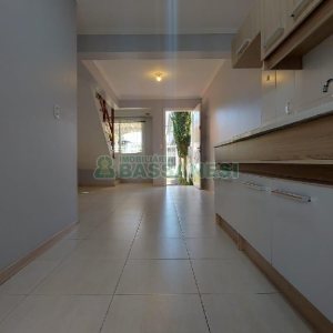 Sobrado com 57m², 2 dormitórios, 2 vagas, no bairro Santa Catarina em Caxias do Sul para Comprar