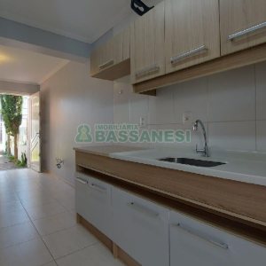 Sobrado com 57m², 2 dormitórios, 2 vagas, no bairro Santa Catarina em Caxias do Sul para Comprar