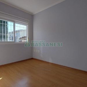 Sobrado com 57m², 2 dormitórios, 2 vagas, no bairro Santa Catarina em Caxias do Sul para Comprar