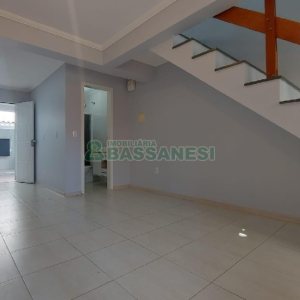 Sobrado com 57m², 2 dormitórios, 2 vagas, no bairro Santa Catarina em Caxias do Sul para Comprar