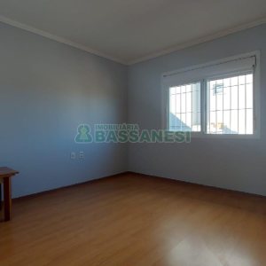 Sobrado com 57m², 2 dormitórios, 2 vagas, no bairro Santa Catarina em Caxias do Sul para Comprar