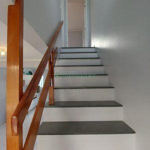 Sobrado com 57m², 2 dormitórios, 2 vagas, no bairro Santa Catarina em Caxias do Sul para Comprar