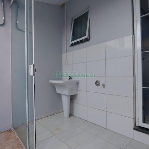 Sobrado com 57m², 2 dormitórios, 2 vagas, no bairro Santa Catarina em Caxias do Sul para Comprar