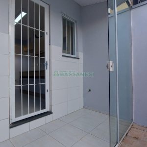 Sobrado com 57m², 2 dormitórios, 2 vagas, no bairro Santa Catarina em Caxias do Sul para Comprar