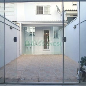 Sobrado com 57m², 2 dormitórios, 2 vagas, no bairro Santa Catarina em Caxias do Sul para Comprar