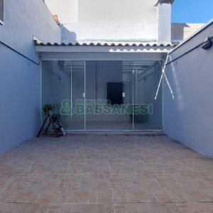 Sobrado com 57m², 2 dormitórios, 2 vagas, no bairro Santa Catarina em Caxias do Sul para Comprar