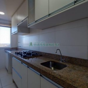 Apto Mobiliado com 54m², 2 dormitórios, 1 vaga, no bairro Santa Catarina em Caxias do Sul para Comprar