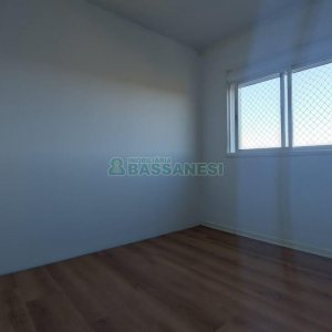 Apto Mobiliado com 54m², 2 dormitórios, 1 vaga, no bairro Santa Catarina em Caxias do Sul para Comprar