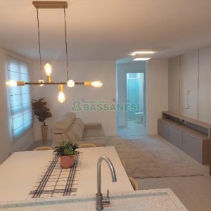 Apto Mobiliado com 55m², 1 dormitório, 1 vaga, no bairro Centro em Caxias do Sul para Alugar