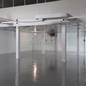 Pavilhão com 350m², no bairro Esplanada em Caxias do Sul para Alugar