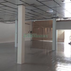 Pavilhão com 350m², no bairro Esplanada em Caxias do Sul para Alugar