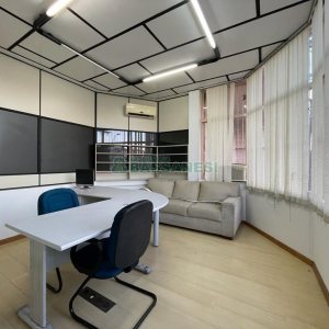 Pavilhão com 350m², no bairro Esplanada em Caxias do Sul para Alugar
