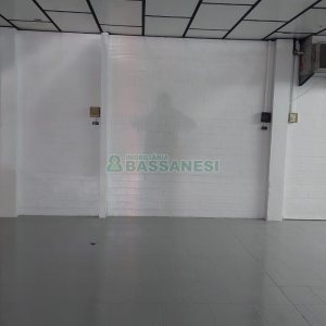 Pavilhão com 350m², no bairro Esplanada em Caxias do Sul para Alugar