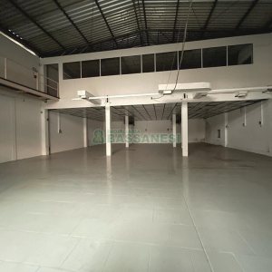 Pavilhão com 350m², no bairro Esplanada em Caxias do Sul para Alugar