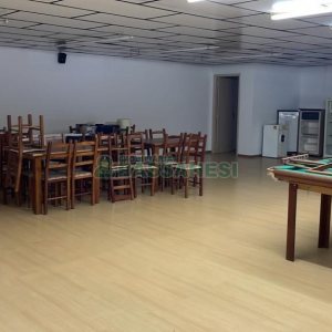 Pavilhão com 350m², no bairro Esplanada em Caxias do Sul para Alugar