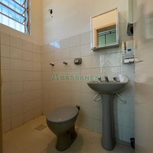 Pavilhão com 350m², no bairro Esplanada em Caxias do Sul para Alugar