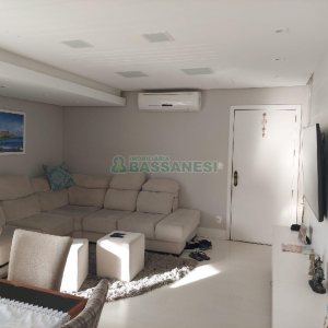 Apto Mobiliado com 117m², 3 dormitórios, 2 vagas, no bairro Cruzeiro em Caxias do Sul para Comprar