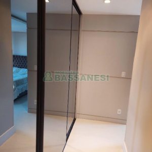 Apto Mobiliado com 117m², 3 dormitórios, 2 vagas, no bairro Cruzeiro em Caxias do Sul para Comprar