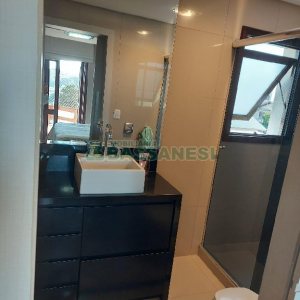 Apto Mobiliado com 117m², 3 dormitórios, 2 vagas, no bairro Cruzeiro em Caxias do Sul para Comprar