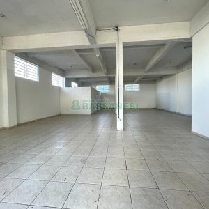 Loja com 190m², no bairro Jardelino Ramos em Caxias do Sul para Alugar