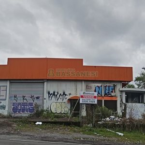 Pavilhão, no bairro Jardim Iracema em Caxias do Sul para Comprar