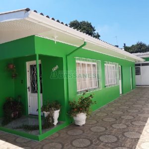 Casa com 161m², 3 dormitórios, 2 vagas, no bairro Nossa Senhora de Fátima em Caxias do Sul para Comprar