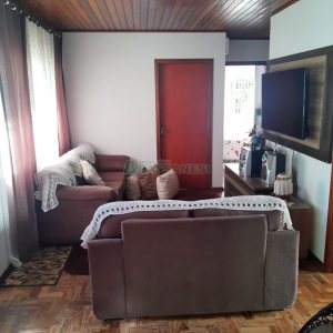 Casa com 161m², 3 dormitórios, 2 vagas, no bairro Nossa Senhora de Fátima em Caxias do Sul para Comprar