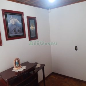 Casa com 161m², 3 dormitórios, 2 vagas, no bairro Nossa Senhora de Fátima em Caxias do Sul para Comprar
