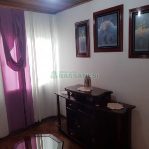 Casa com 161m², 3 dormitórios, 2 vagas, no bairro Nossa Senhora de Fátima em Caxias do Sul para Comprar