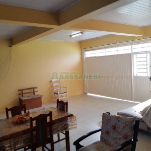 Casa com 161m², 3 dormitórios, 2 vagas, no bairro Nossa Senhora de Fátima em Caxias do Sul para Comprar