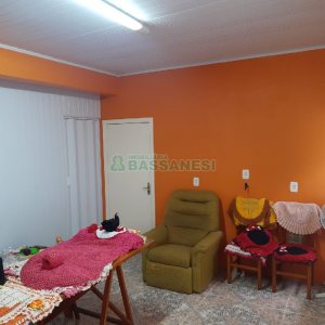 Casa com 161m², 3 dormitórios, 2 vagas, no bairro Nossa Senhora de Fátima em Caxias do Sul para Comprar