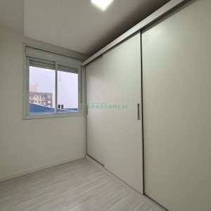 Apartamento com 62m², 3 dormitórios, 2 vagas, no bairro De Lazzer em Caxias do Sul para Alugar