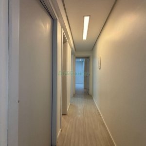 Apartamento com 62m², 3 dormitórios, 2 vagas, no bairro De Lazzer em Caxias do Sul para Alugar