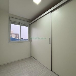 Apartamento com 62m², 3 dormitórios, 2 vagas, no bairro De Lazzer em Caxias do Sul para Alugar