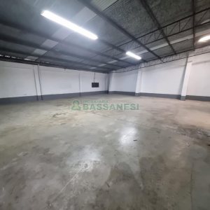 Pavilhão com 769m², no bairro São José em Caxias do Sul para Alugar