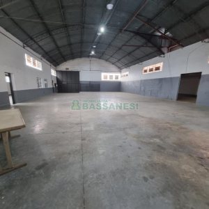 Pavilhão com 769m², no bairro São José em Caxias do Sul para Alugar