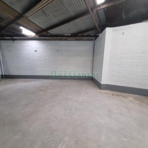 Pavilhão com 769m², no bairro São José em Caxias do Sul para Alugar