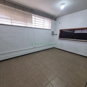 Pavilhão com 769m², no bairro São José em Caxias do Sul para Alugar