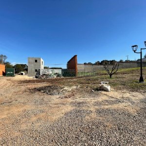 Terreno com 465m², no bairro Monte Bérico em Caxias do Sul para Comprar
