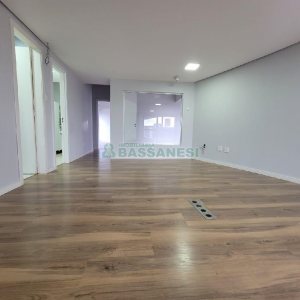 Sala com 100m², no bairro Centro em Caxias do Sul para Alugar