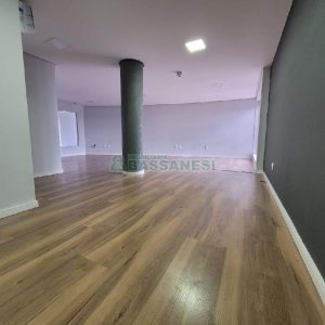 Sala com 100m², no bairro Centro em Caxias do Sul para Alugar