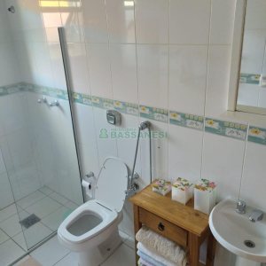 Casa com 249m², 3 dormitórios, 2 vagas, no bairro Desvio Rizzo em Caxias do Sul para Comprar
