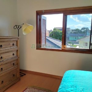 Casa com 249m², 3 dormitórios, 2 vagas, no bairro Desvio Rizzo em Caxias do Sul para Comprar