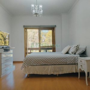 Casa com 249m², 3 dormitórios, 2 vagas, no bairro Desvio Rizzo em Caxias do Sul para Comprar