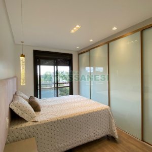 Apartamento com 98m², 2 dormitórios, 2 vagas, no bairro Vila Horn em Caxias do Sul para Comprar