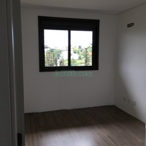 Apartamento com 115m², 3 dormitórios, 2 vagas, no bairro Vila Horn em Caxias do Sul para Comprar