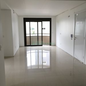 Apartamento com 115m², 3 dormitórios, 2 vagas, no bairro Vila Horn em Caxias do Sul para Comprar