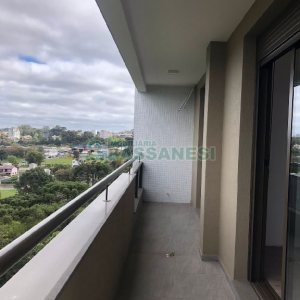 Apartamento com 115m², 3 dormitórios, 2 vagas, no bairro Vila Horn em Caxias do Sul para Comprar