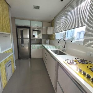 Apto Mobiliado com 95m², 2 dormitórios, 2 vagas, no bairro Rio Branco em Caxias do Sul para Alugar