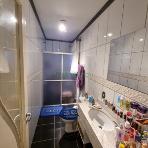 Casa com 295m², 4 dormitórios, 2 vagas, no bairro Charqueadas em Caxias do Sul para Comprar